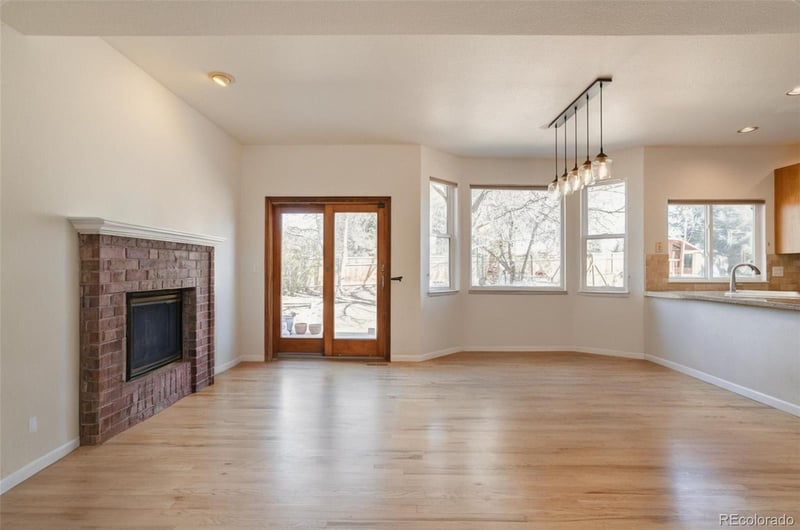 2250 Eagleview Cir, Longmont, CO 80504