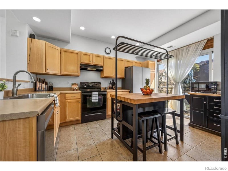 18767 Yale Cir #B, Aurora, CO 80013