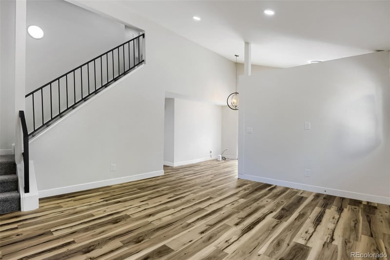 17464 Temple Dr, Aurora, CO 80015