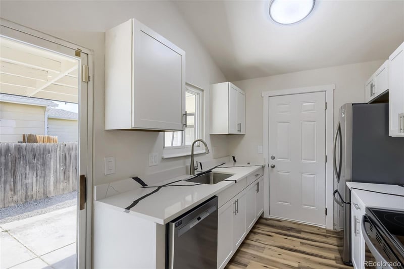 17464 Temple Dr, Aurora, CO 80015