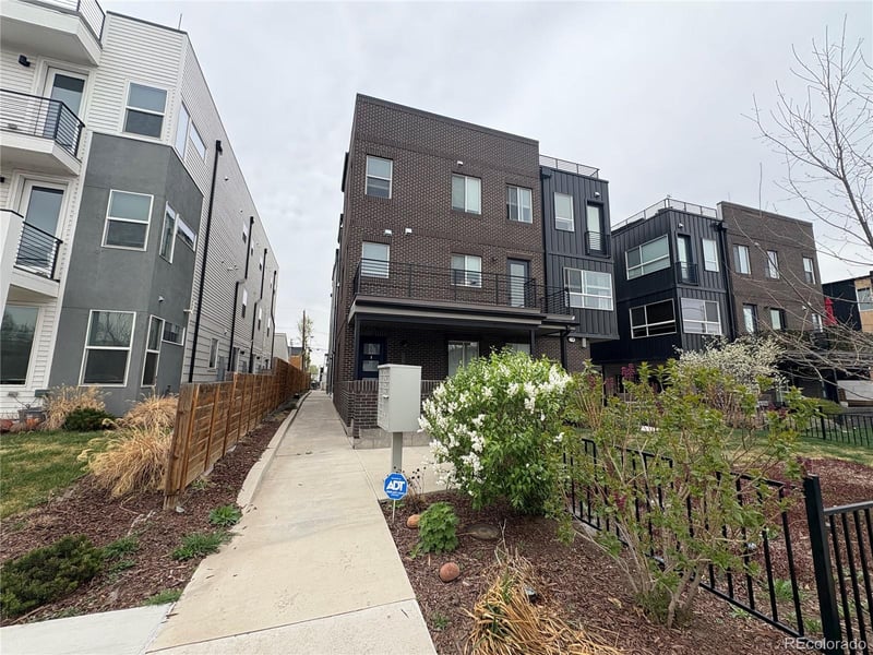 1284 Stuart St, Denver, CO 80204