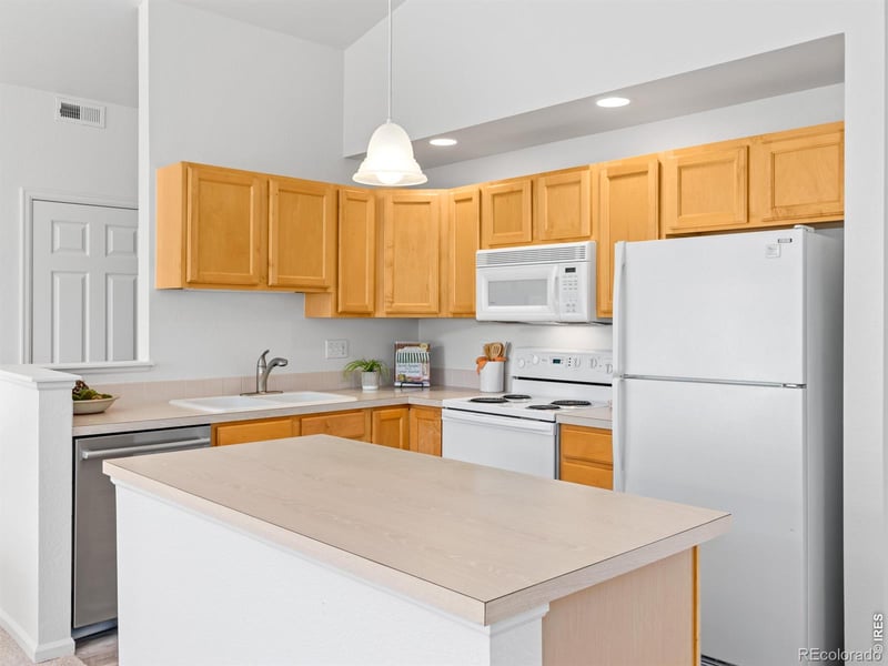 640 Gooseberry Dr #904, Longmont, CO 80503