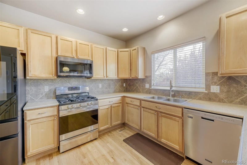 10093 Eagle Valley Way, Highlands Ranch, CO 80129