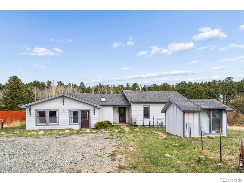 609 4th St, Nederland, CO 80466