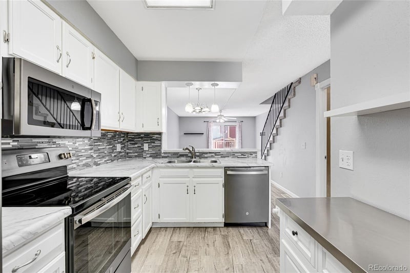 6712 S Holland Way, Littleton, CO 80128