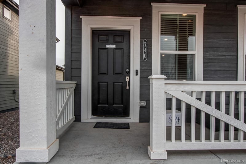 740 Cottonwood Ave, Bennett, CO 80102