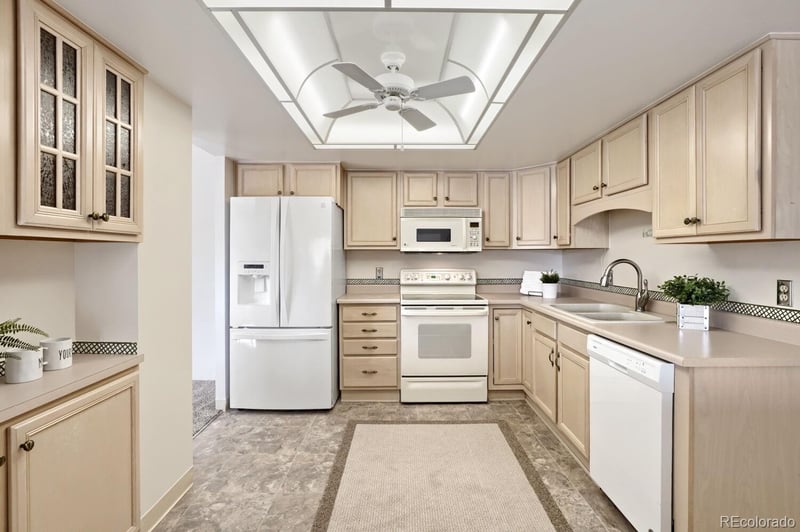 13890 Marina Dr #102, Aurora, CO 80014