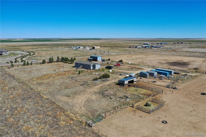 49800 112th Ave, Bennett, CO 80102