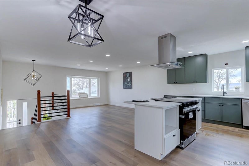 1573 Yank St, Lakewood, CO 80228