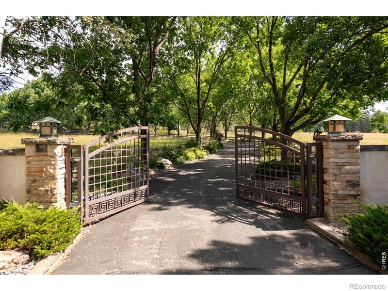 7007 Rozena Dr, Longmont, CO 80503