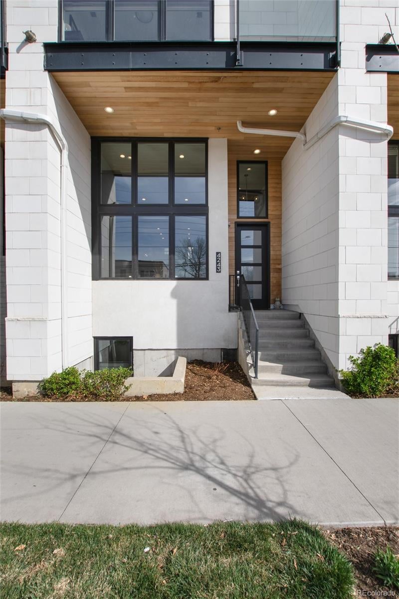 4243 E 8th Ave, Denver, CO 80220