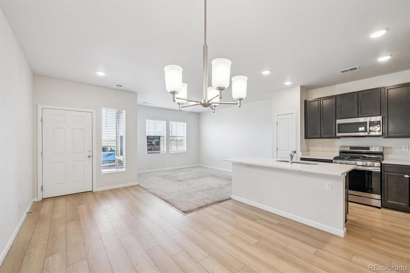 10581 Paris St #1002, Commerce City, CO 80640