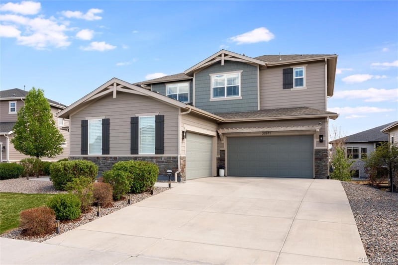 27671 Lakeview Dr, Aurora, CO 80016