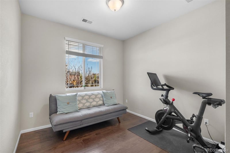 240 Langdale Ct, Aurora, CO 80018