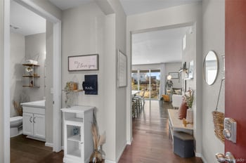 240 Langdale Ct, Aurora, CO 80018