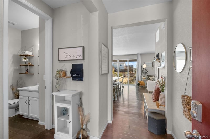 240 Langdale Ct, Aurora, CO 80018