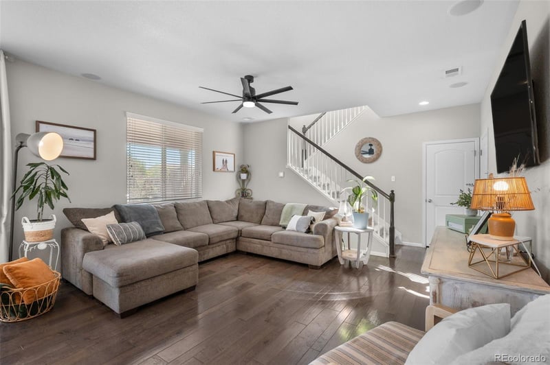 240 Langdale Ct, Aurora, CO 80018