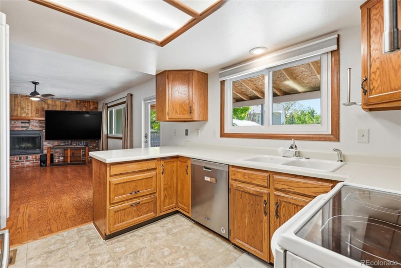 10675 Hobbit Ln, Westminster, CO 80031