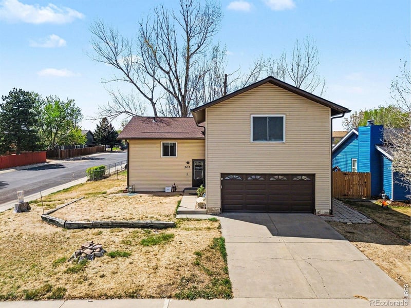 205 6th St, Mead, CO 80542