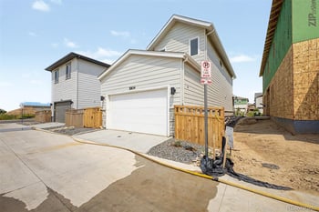 5804 N Perth St, Aurora, CO 80019