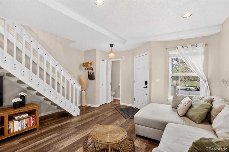 8698 Plymouth Ave, Littleton, CO 80128