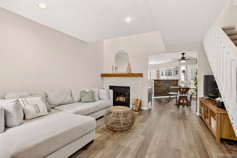 8698 Plymouth Ave, Littleton, CO 80128