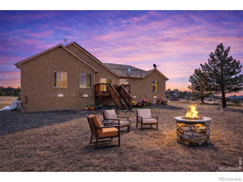 573 Empire Rd, Florissant, CO 80816