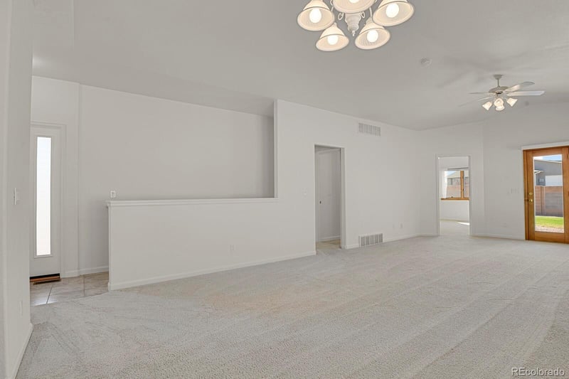 470 Soaring Eagle Dr, Pueblo, CO 81007