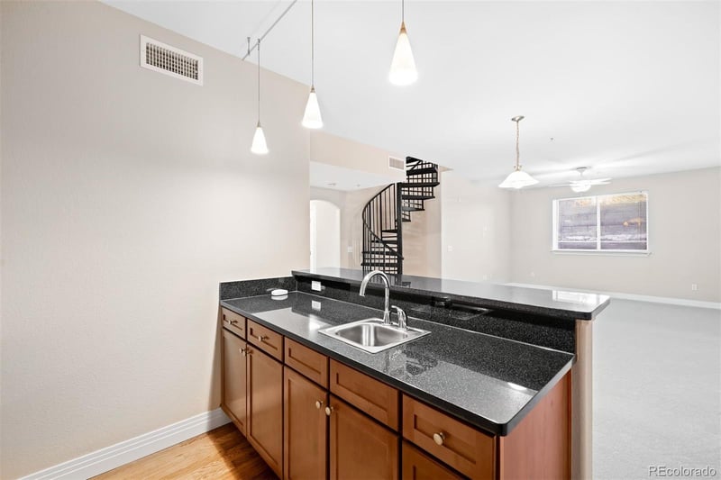 9019 Panorama Cir #D211, Englewood, CO 80112