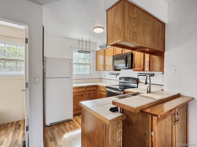 8247 S Fillmore Cir, Centennial, CO 80122
