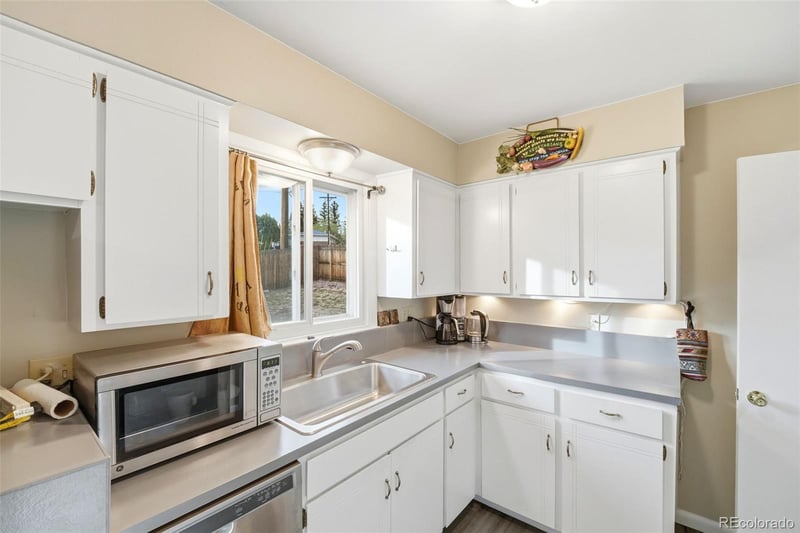 3712 Sheffield Ln, Colorado Springs, CO 80907