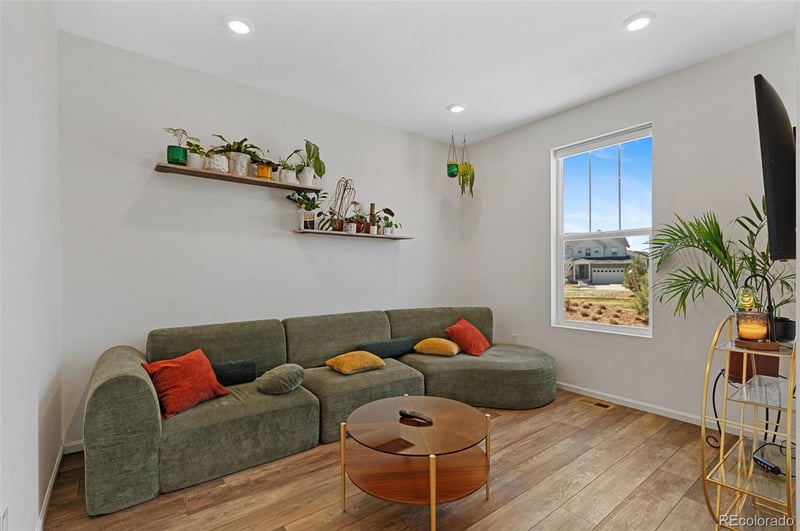 6084 Malta St, Aurora, CO 80019