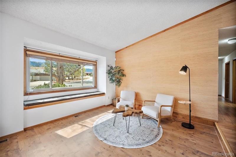 1453 Friendship Ln, Colorado Springs, CO 80904