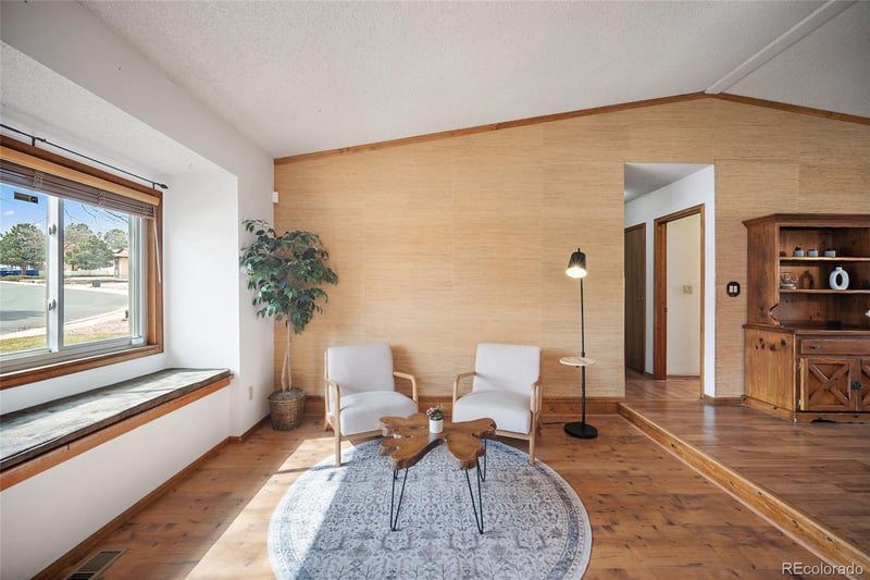 1453 Friendship Ln, Colorado Springs, CO 80904