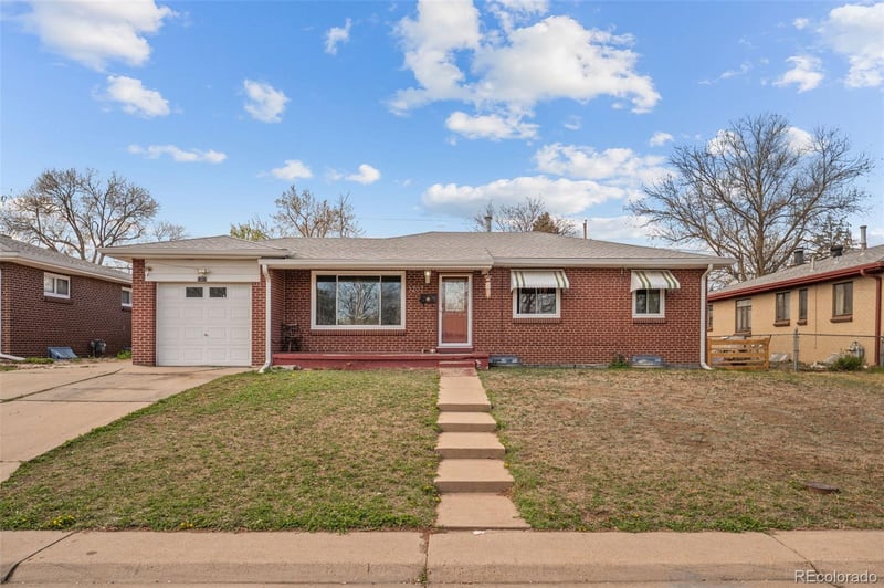 1207 S Gray St, Lakewood, CO 80232