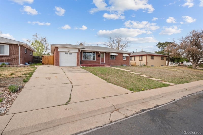 1207 S Gray St, Lakewood, CO 80232