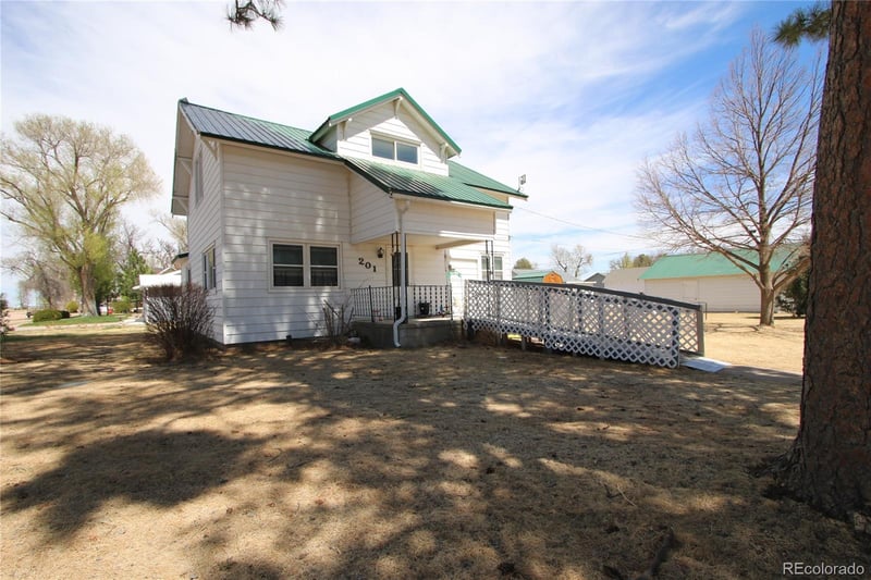 201 4th Ave, Otis, CO 80743