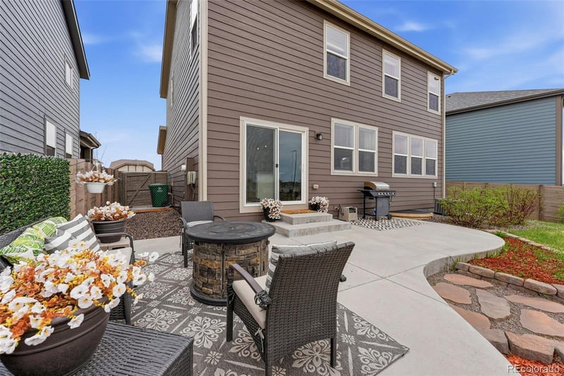 15723 E Warner Dr, Denver, CO 80239