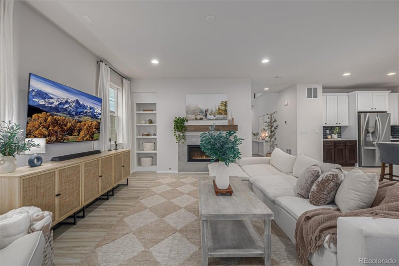 3986 Fultondale St, Aurora, CO 80019