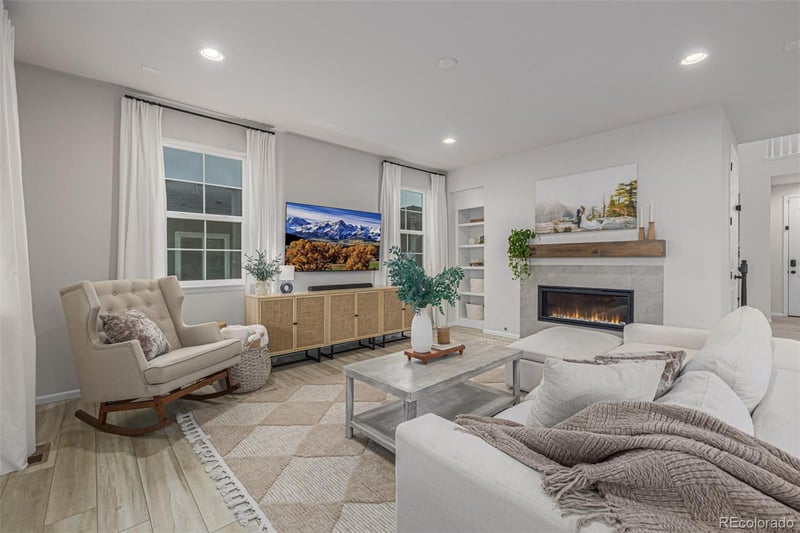 3986 Fultondale St, Aurora, CO 80019