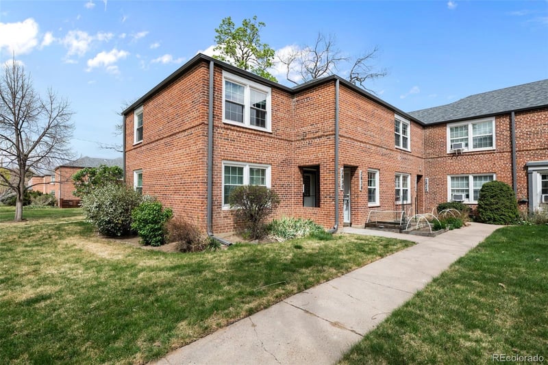 2828 Jasmine St, Denver, CO 80207