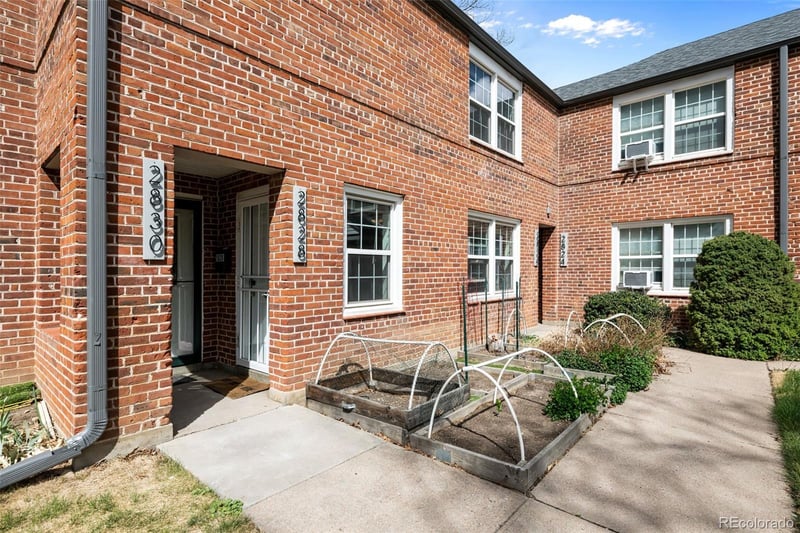 2828 Jasmine St, Denver, CO 80207