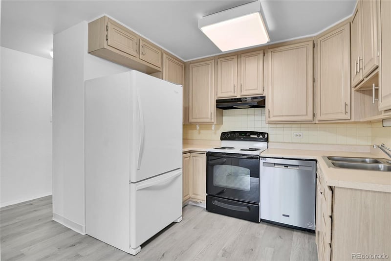 9655 Center Ave #9D, Denver, CO 80247