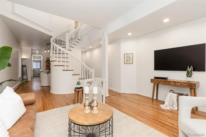 2921 Curtis St, Denver, CO 80205