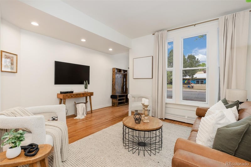 2921 Curtis St, Denver, CO 80205