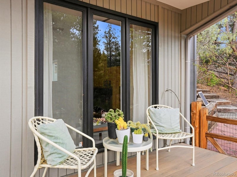 4915 Red Rock Dr, Larkspur, CO 80118