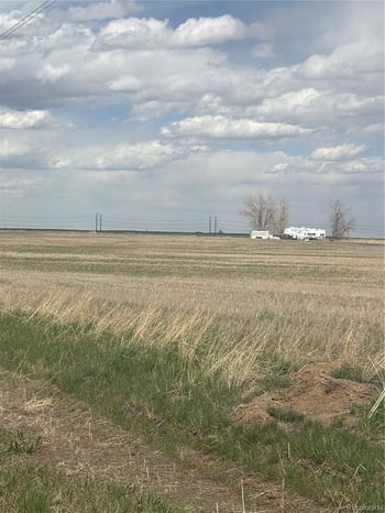 57075 Maplewood Pl, Strasburg, CO 80136