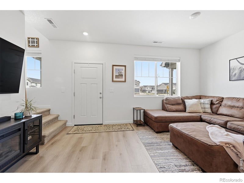 438 Mountain Bluebird Dr, Johnstown, CO 80534