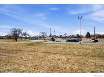 438 Mountain Bluebird Dr, Johnstown, CO 80534