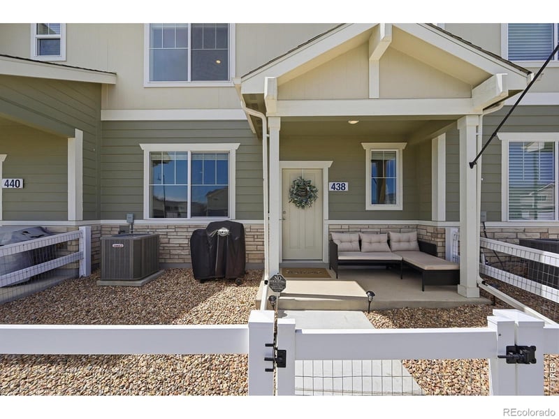 438 Mountain Bluebird Dr, Johnstown, CO 80534